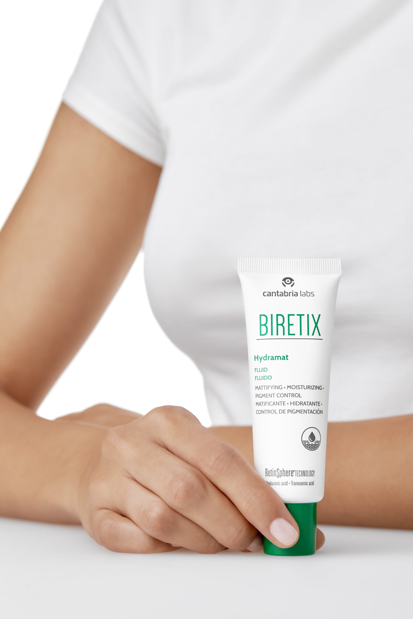 BIRETIX Hydramat Fluid | Mitrinošs, matējošs fluīds taukainai/kombinētai ādai, 50ml