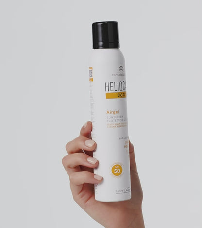 Heliocare 360º Airgel SPF 50+ saules aizsardzibas putas ķermenim uz balta fona