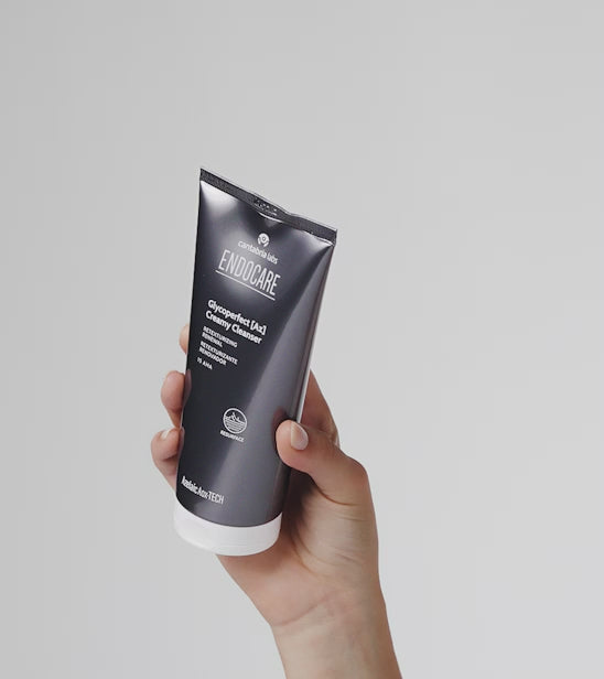 Endocare Glycoperfect [Az] Creamy Cleanser attīrošs līdzeklis uz balta fona