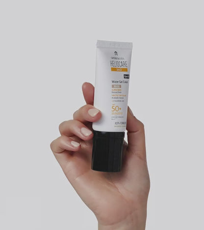 Heliocare 360º Water Gel (beige) SPF 50+ saules aizsargkrēms visiem ādas tipiem ar toni uz balta fona